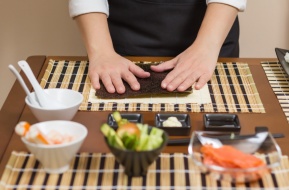 Сколько стоит открыть суши на вынос